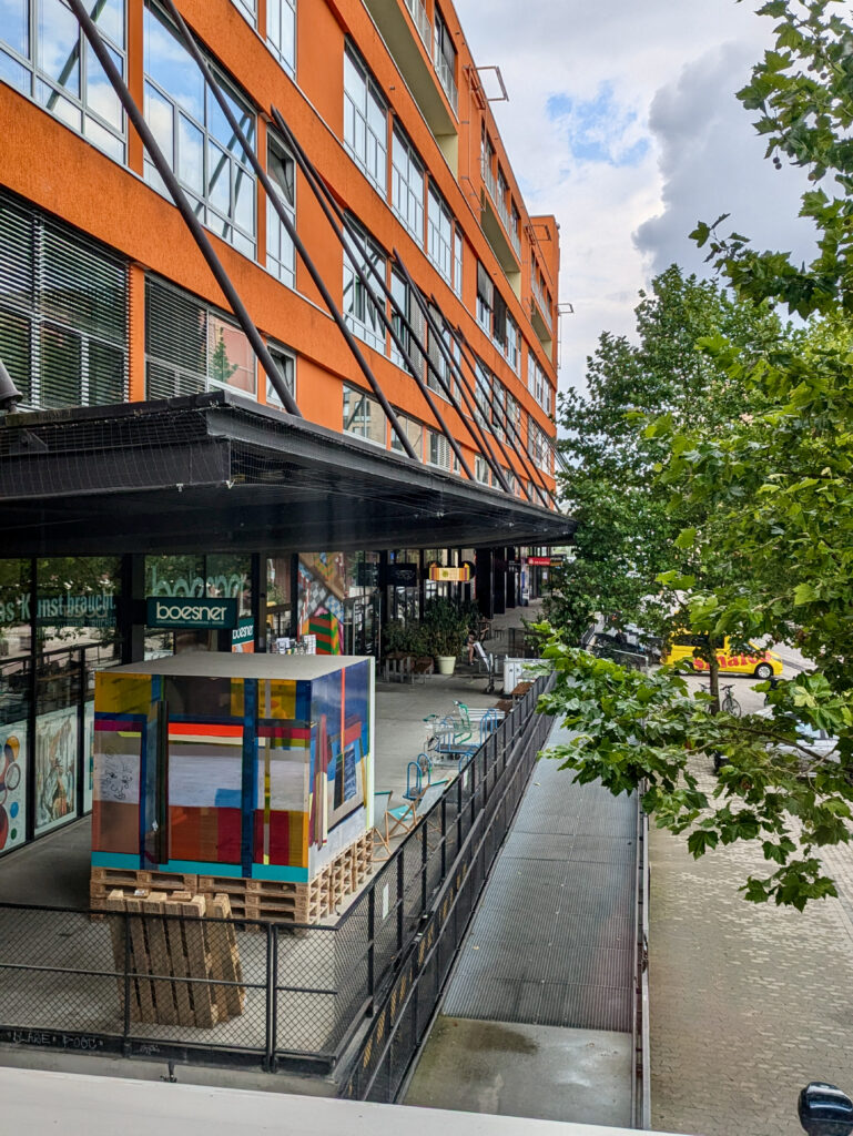 The view of a shopping ramp from Munich Wombat's Hostel