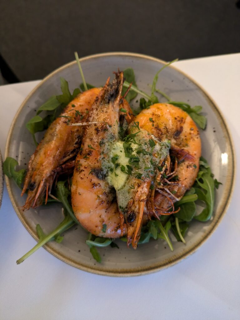 Large prawns with garlic butter